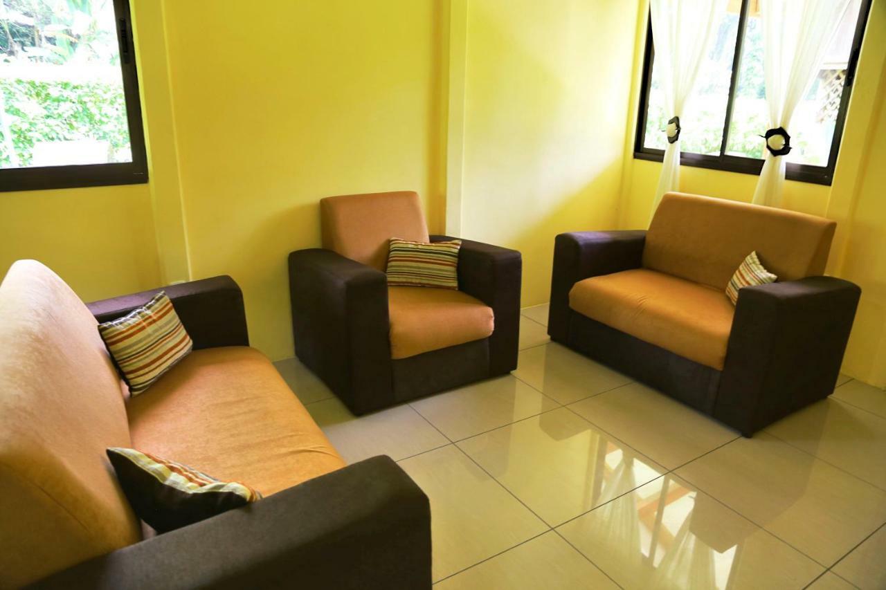 Hotel & Cabinas Nadine Cahuita Exterior photo